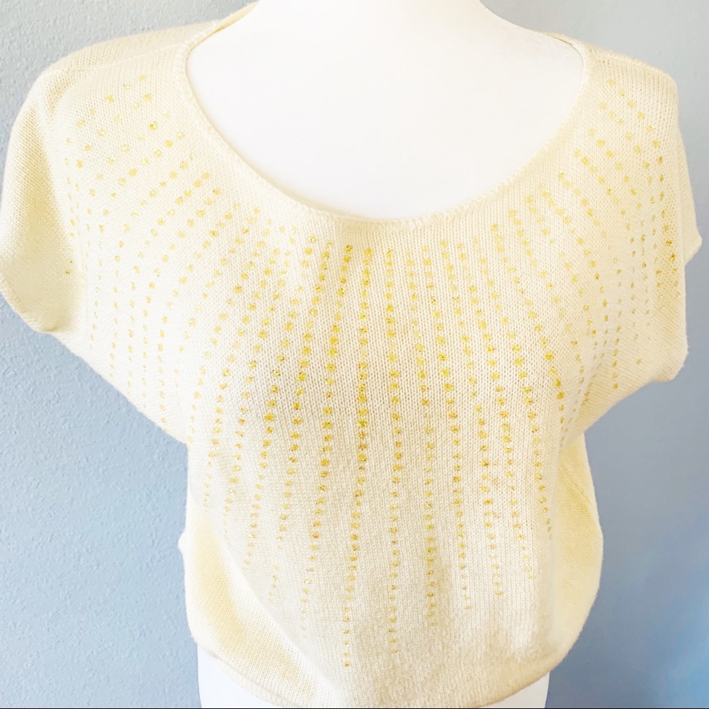 Vintage 80’s/90’s Short Sleeved Cream Sweater Sz S